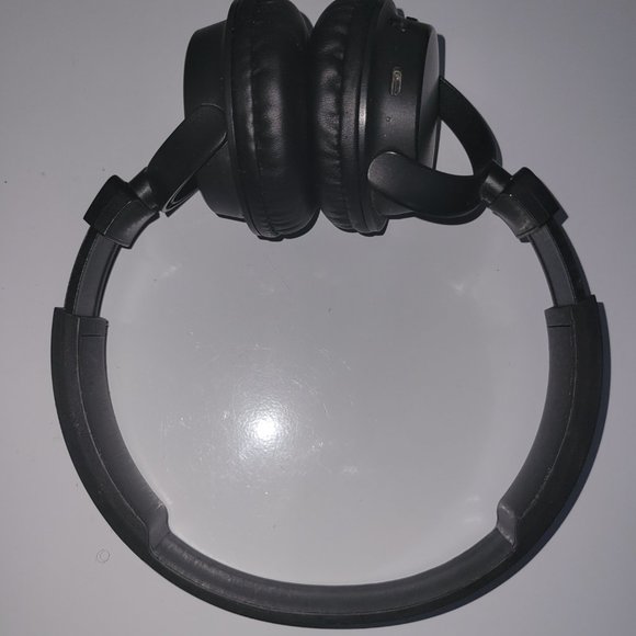 High in class comfortable headphones with speakers and amazing microphones for c - Picture 3 of 5